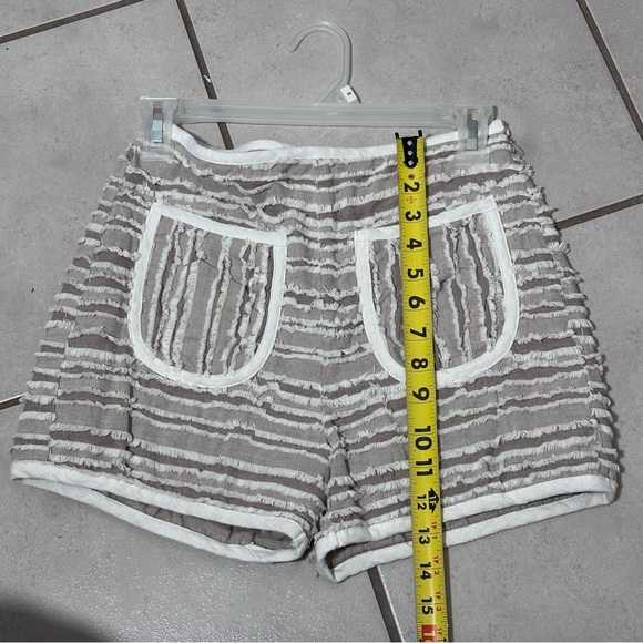 Moon River Women‎ Fluffy Knit Beige Shorts size S - Picture 9 of 9